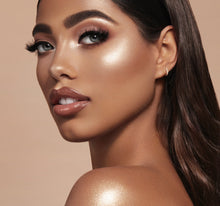 Load image into Gallery viewer, BEAMING LIGHT LOOSE HIGHLIGHTER - BOMB