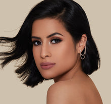 Load image into Gallery viewer, FLUIDITY FULL-COVERAGE FOUNDATION - F2.90
